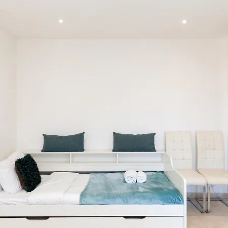 Sunny Mood Yourhosthelper *