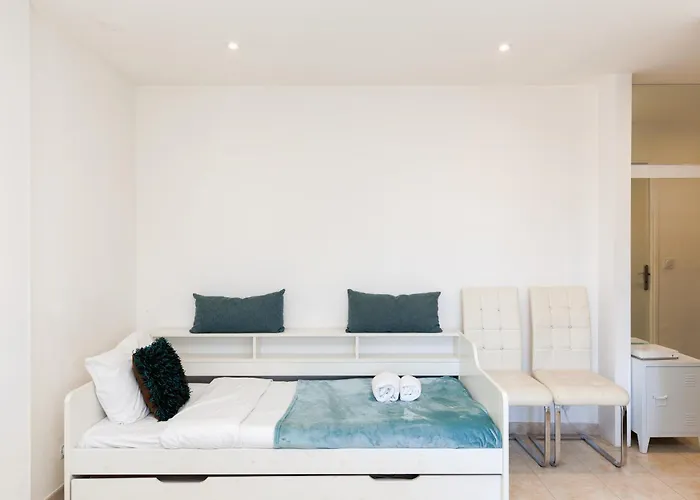 Sunny Mood Yourhosthelper *